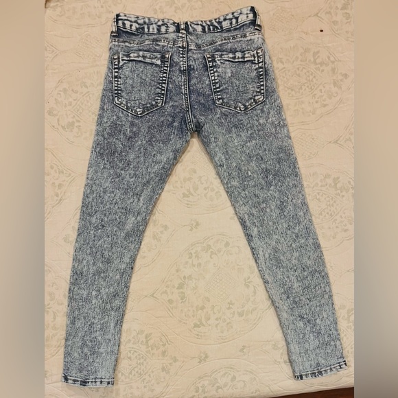 Angel 😇 Premium skinny jeans - EUC - Picture 4 of 4